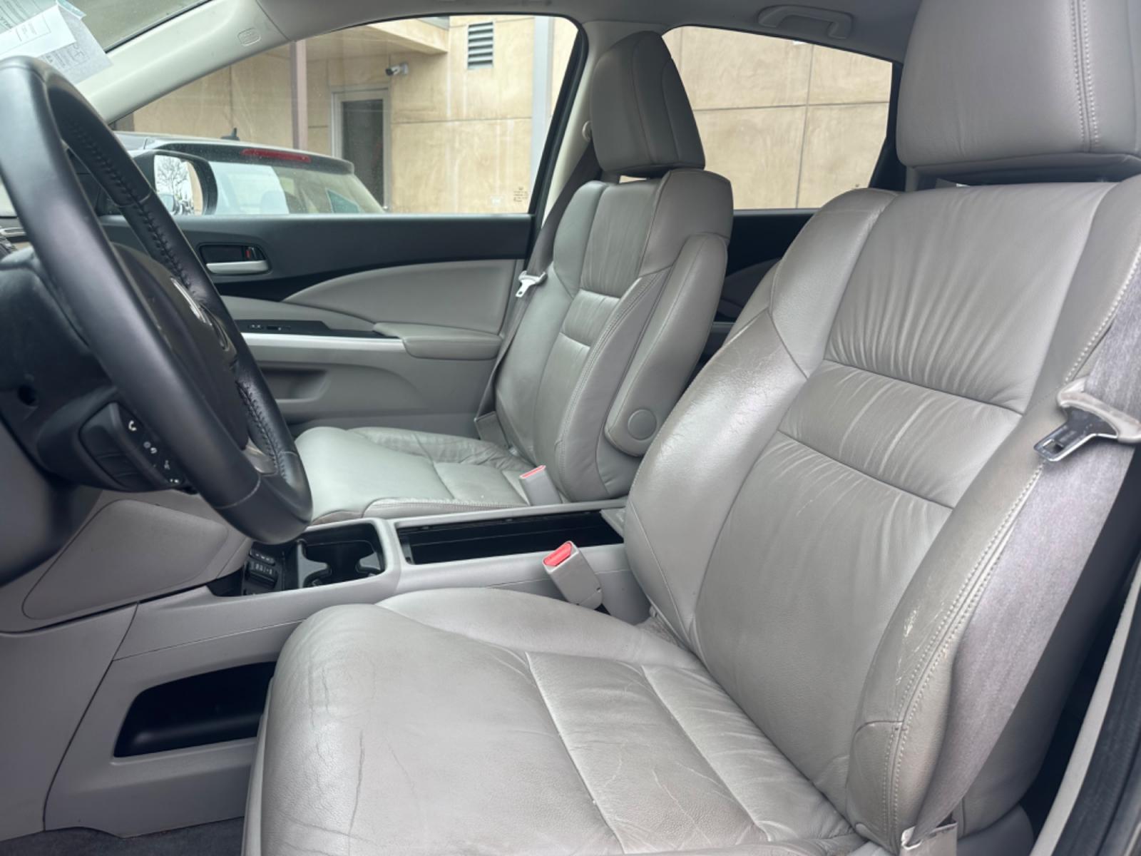 2012 Gray /Gray Honda CR-V LEATHER (2HKRM3H74CH) with an 4 Cylinder engine, Automatic transmission, located at 30 S. Berkeley Avenue, Pasadena, CA, 91107, (626) 248-7567, 34.145447, -118.109398 - Photo #20